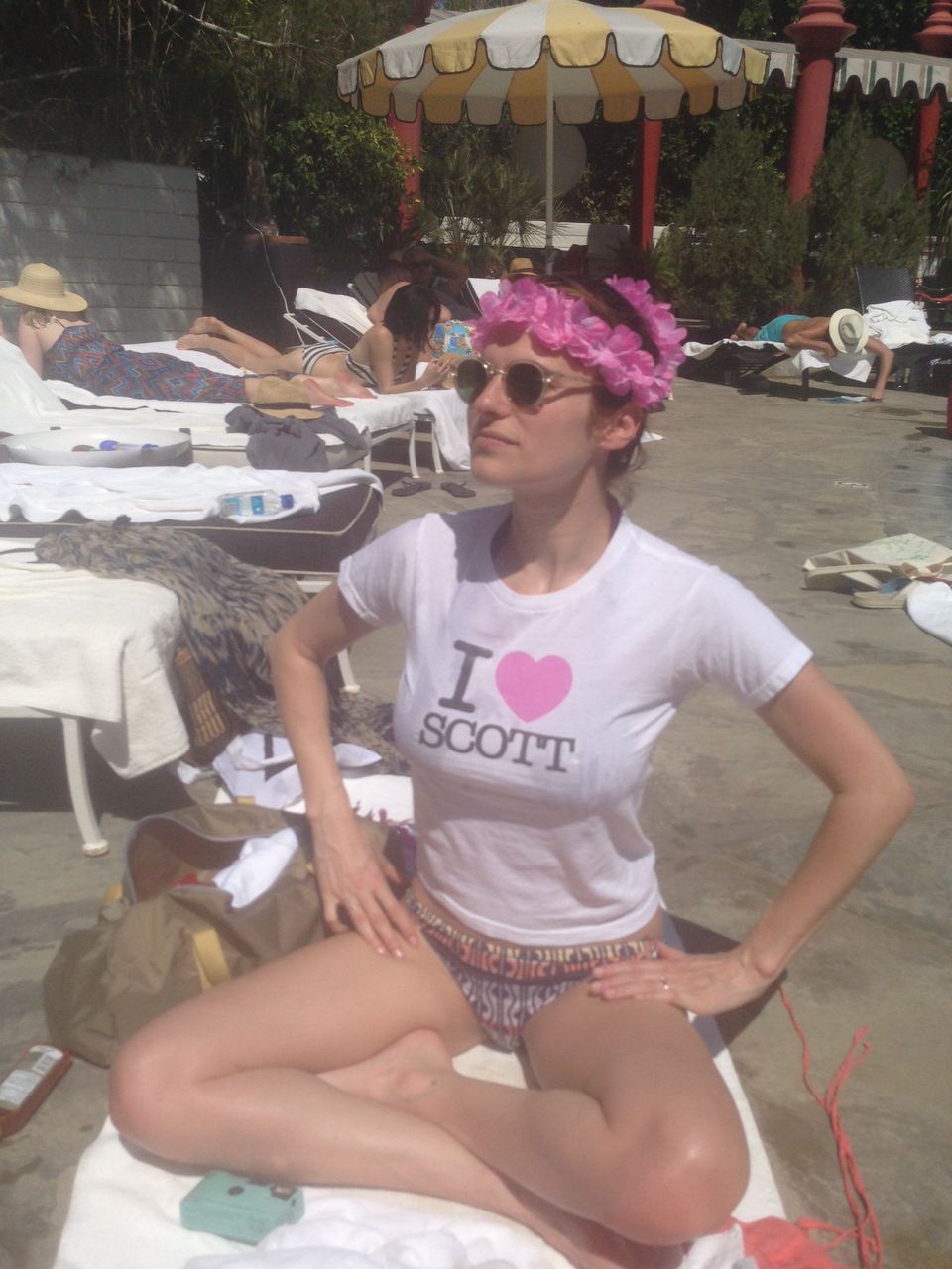 leaked pic of lake bell with i love scott shirt
