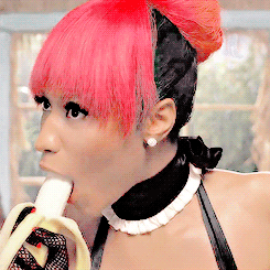 Nicki Minaj deep throating a banana