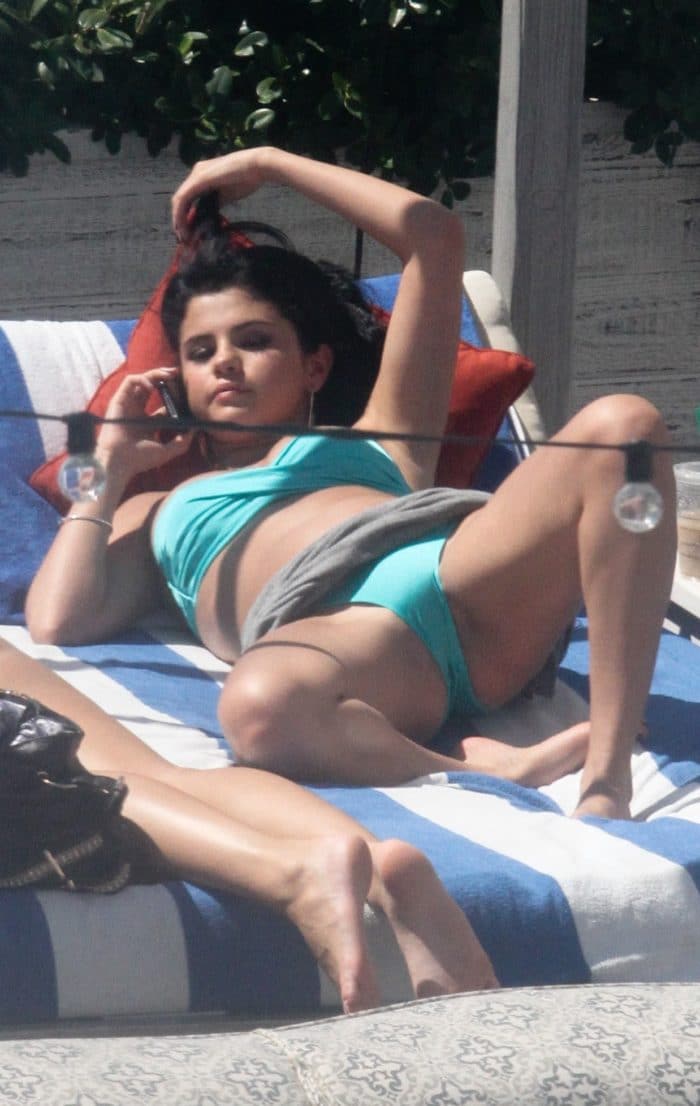 LEAK: Selena Gomez Nude â€” Full Collection (Photos & Videos!)